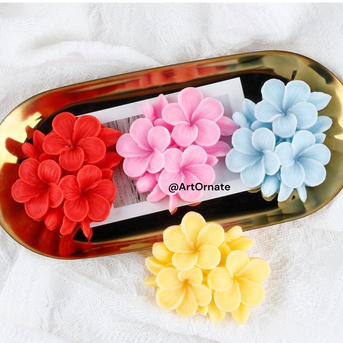 Soft and non-stick silicone mould for creating realistic Plumeria flower floating candles.
